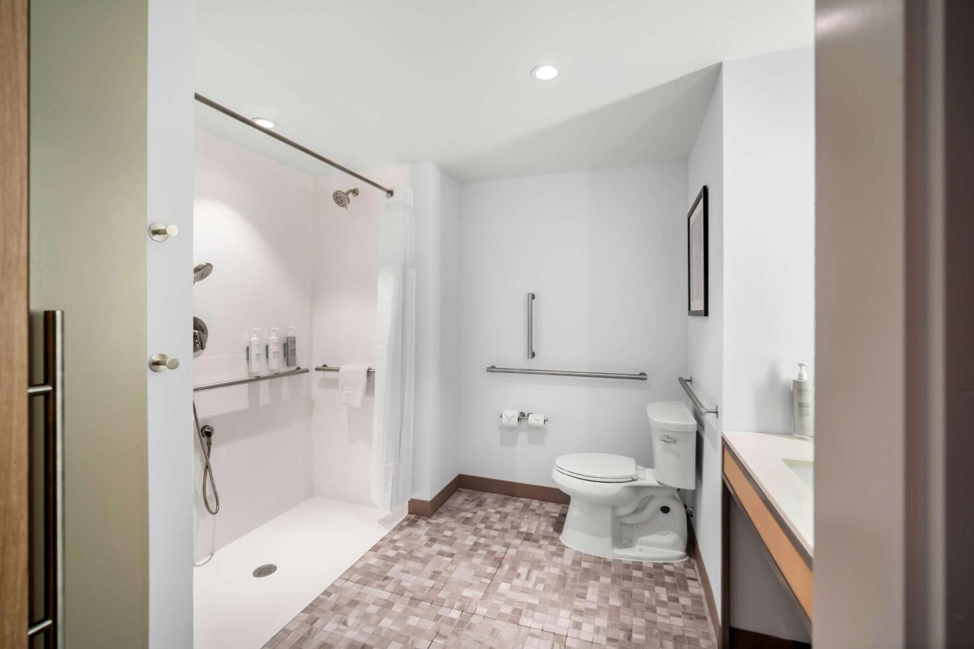 Hilton Garden Inn นอร์ทคอนเวย์ ภายนอก รูปภาพ