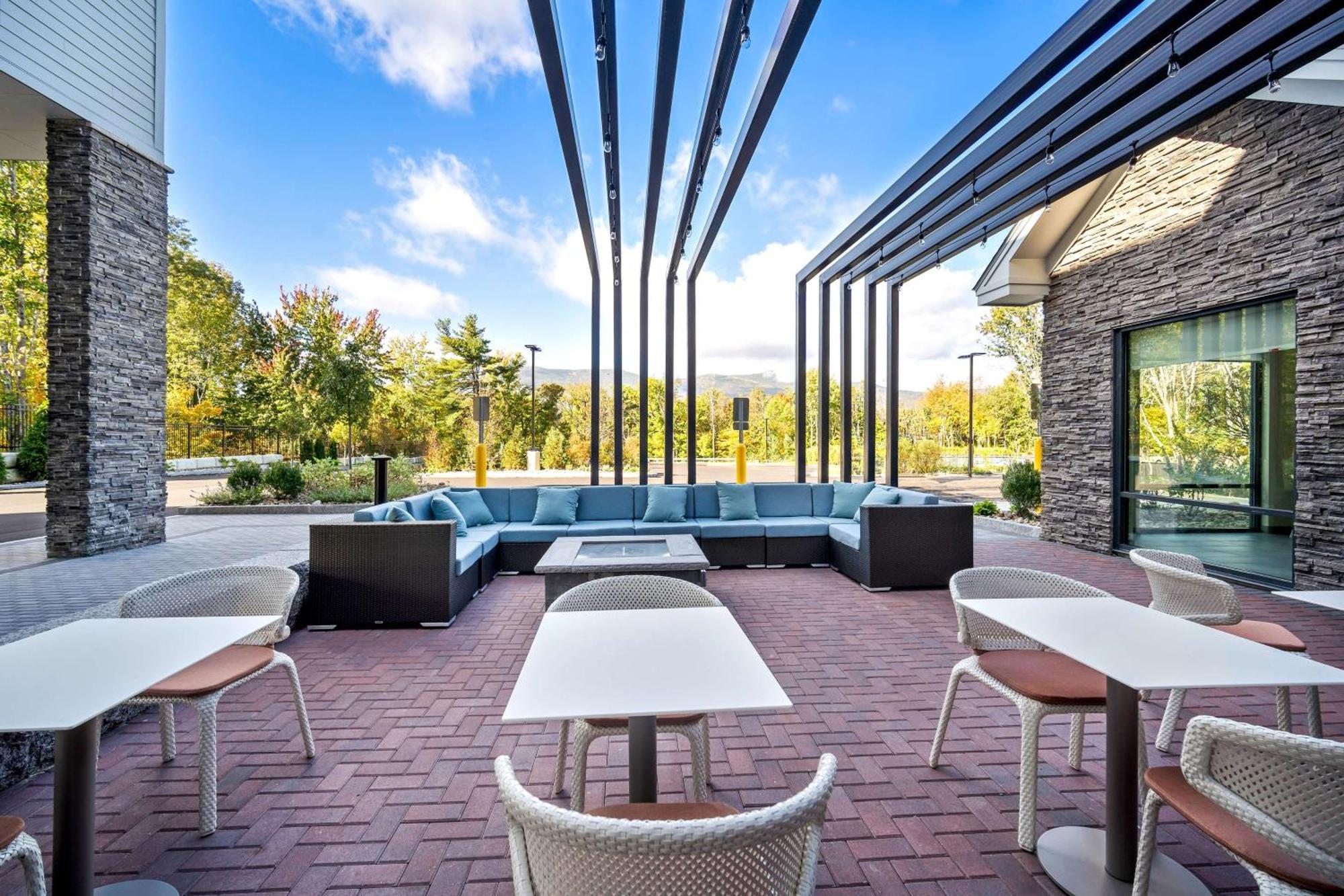 Hilton Garden Inn นอร์ทคอนเวย์ ภายนอก รูปภาพ