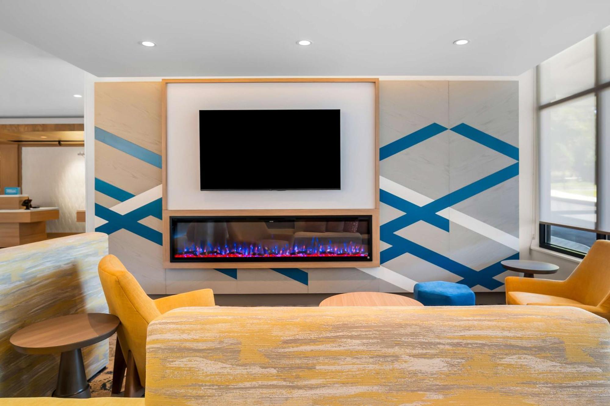 Hilton Garden Inn นอร์ทคอนเวย์ ภายนอก รูปภาพ